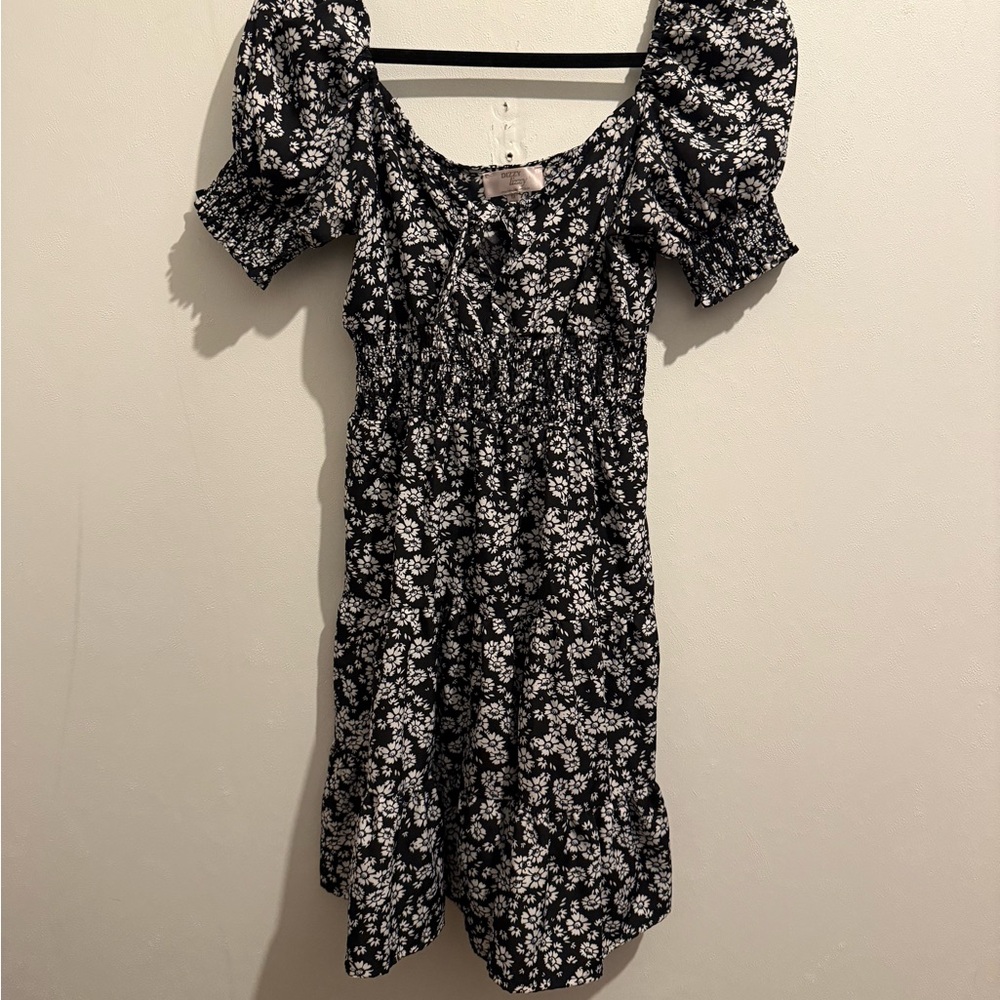 💛Dizzy Black and White Floral Midi Dress